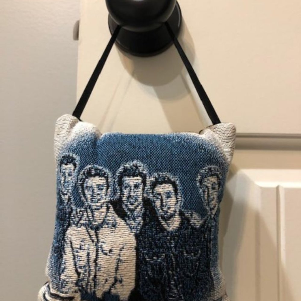 NWT - 2 NSYNC Woven Tapestry Door Knob Pillows a "No Strings" & a "Blue … - Picture 3 of 4